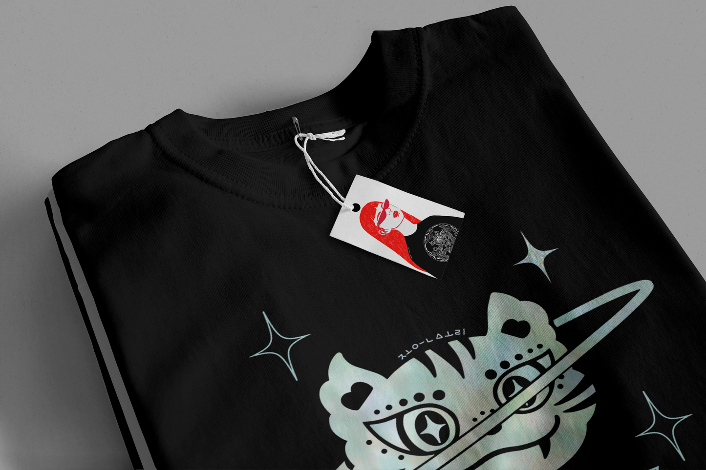 lucky cat T-shirt