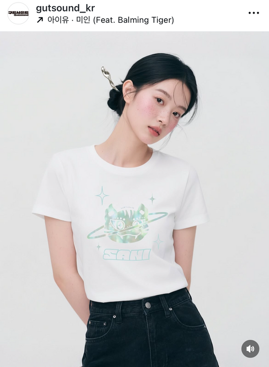 lucky cat T-shirt